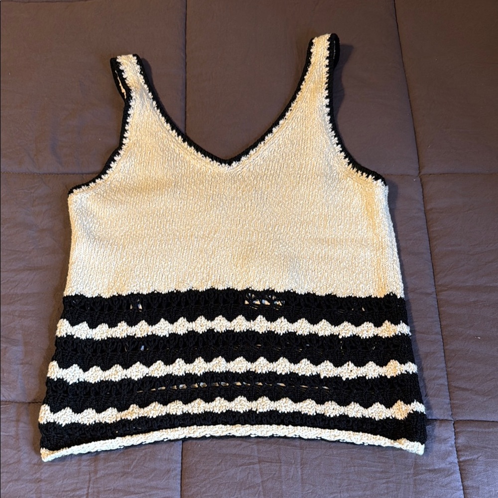 NWT Sleeveless knitted top